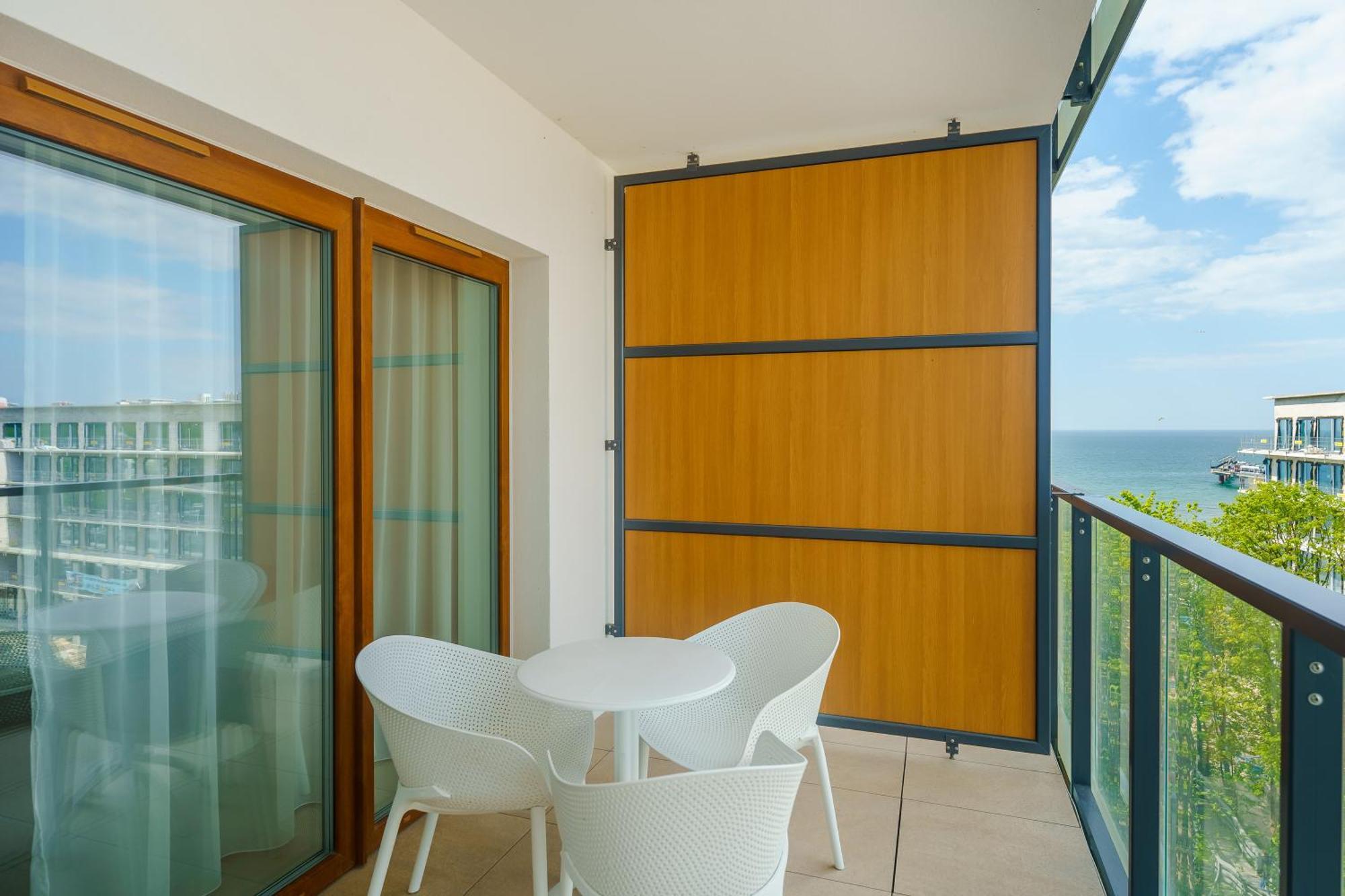Aquamarina Prima Deluxe Studios With Sea View By Noclegi Renters Miedzyzdroje Extérieur photo