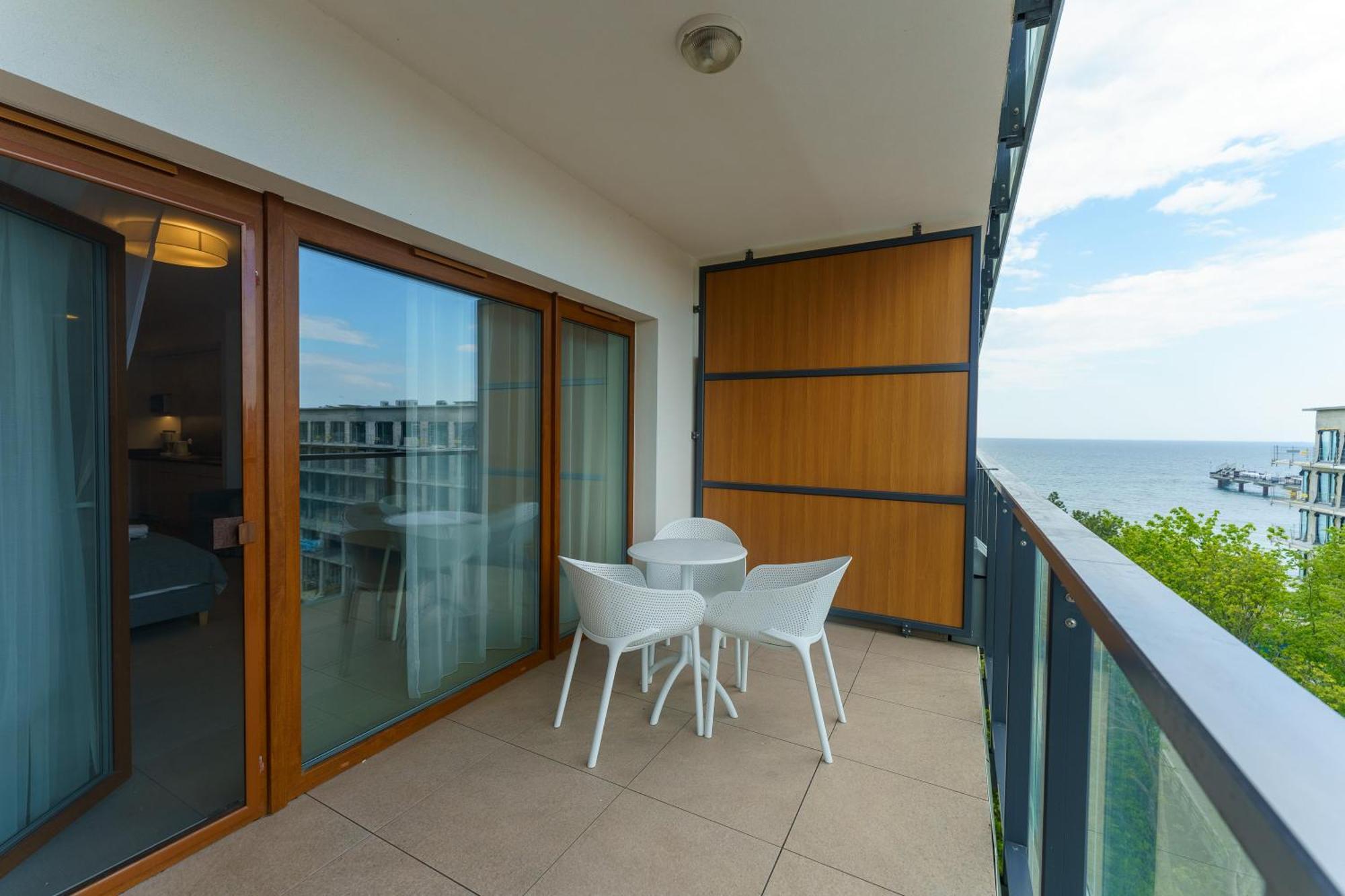 Aquamarina Prima Deluxe Studios With Sea View By Noclegi Renters Miedzyzdroje Extérieur photo