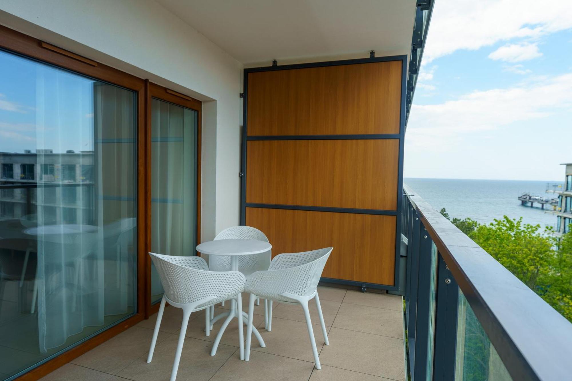 Aquamarina Prima Deluxe Studios With Sea View By Noclegi Renters Miedzyzdroje Extérieur photo